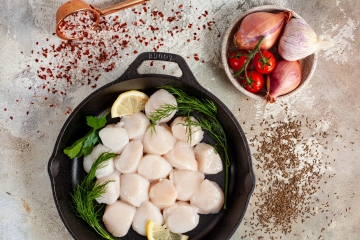 Shucked Local Sea Scallops (2 lbs)